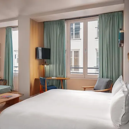 Edgar & Achille Hotel 3*