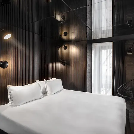 Edgar & Achille Hotel 3*