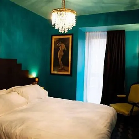 Edgar & Achille Hotel