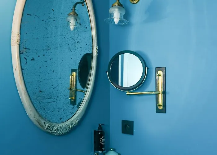 מלון Edgar & Achille 3*