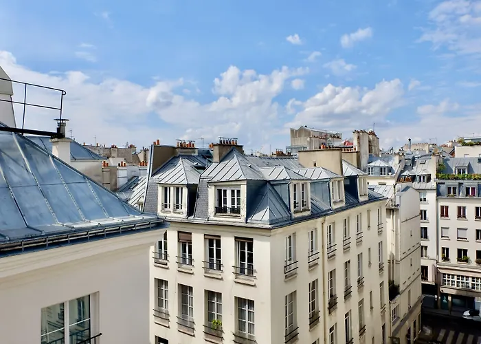 מלון Edgar & Achille 3*