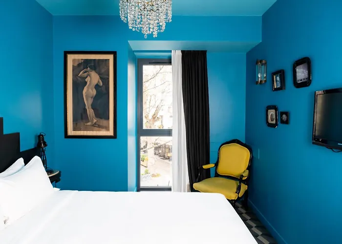 Edgar & Achille Hotel 3*