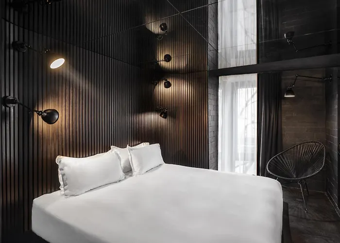 Edgar & Achille Hotel 3*