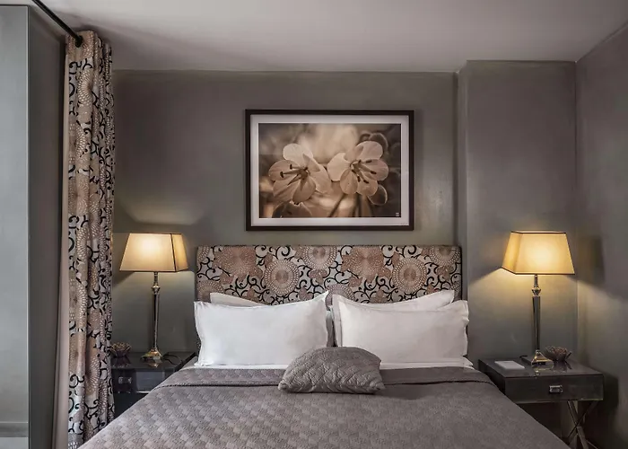 Edgar & Achille Hotel 3*