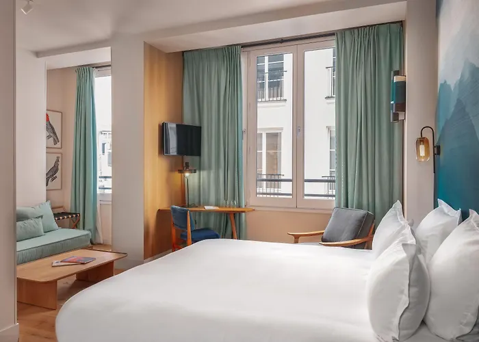 Edgar & Achille Hotel 3*